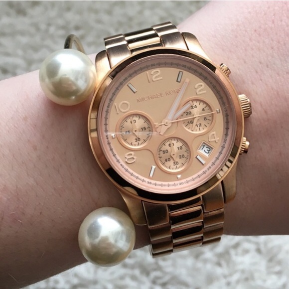 Pearl-ended Bangle - Picture 2 of 4