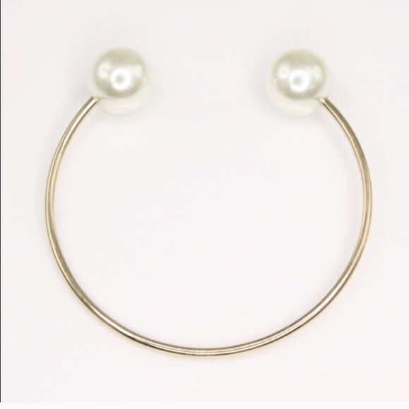 Pearl-ended Bangle - Picture 3 of 4