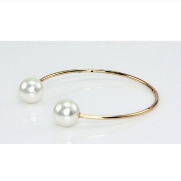 Pearl-ended Bangle - Picture 4 of 4