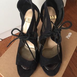 Yoki black heels
