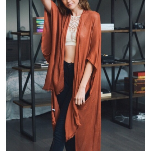 Open grid frayed kimono/cardigan 🥂host pick - Picture 2 of 8