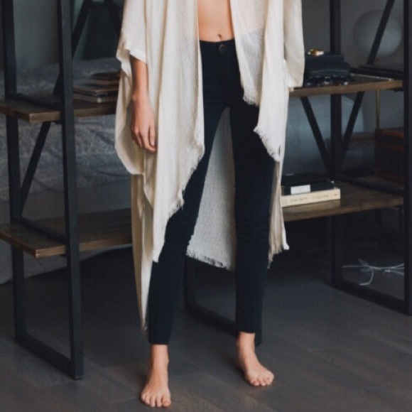 Open grid frayed kimono/cardigan 🥂host pick - Picture 5 of 8