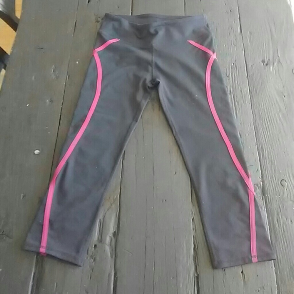 Fabletics Capris - image 1