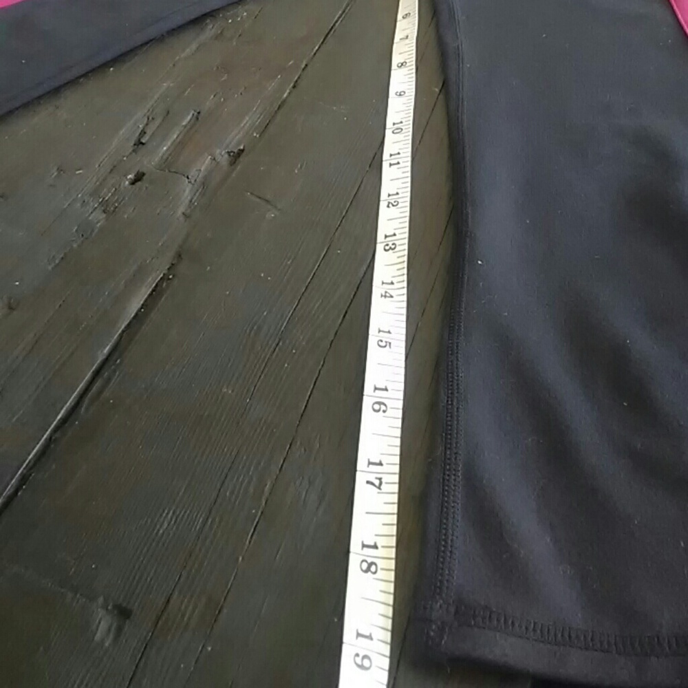 Fabletics Capris - image 3