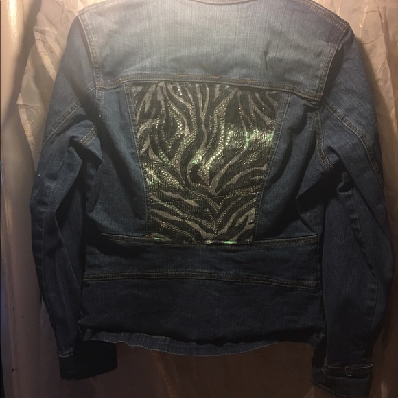 Jean jacket one of a kind - Picture 2 of 3