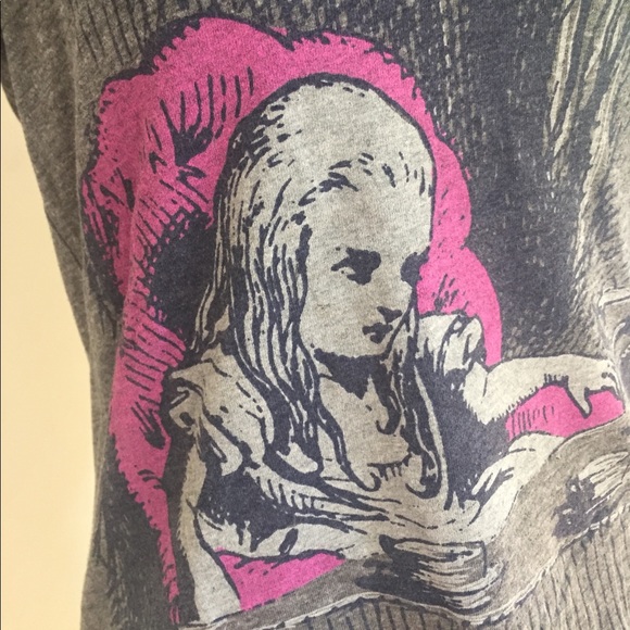 Alice in wonderland tee - Picture 2 of 3