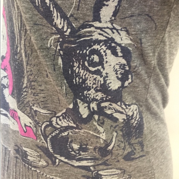 Alice in wonderland tee - Picture 3 of 3