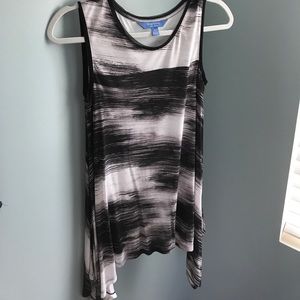 Simply Vera sleeveless tunic top