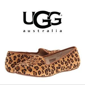 LIKE NEW! Ugg Alloway Flats