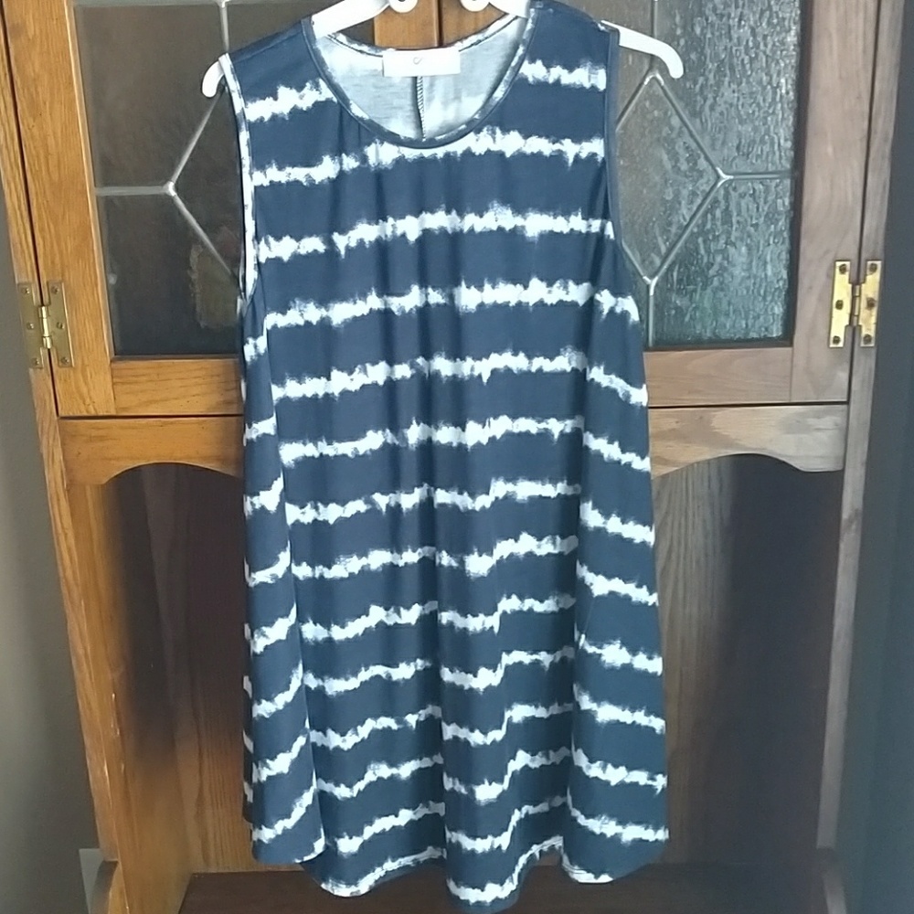 RESERVED💥LAST 1 SALE 💫 Striped Tunic Dress - Picture 3 of 7