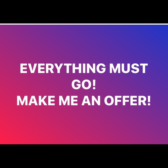 Clothing, shoes, jewelry - Picture 1 of 1