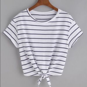Striped crop top with knot front size Small BNWT