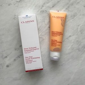 NEW! Clarins One-Step Gentle Exfoliating Cleanser