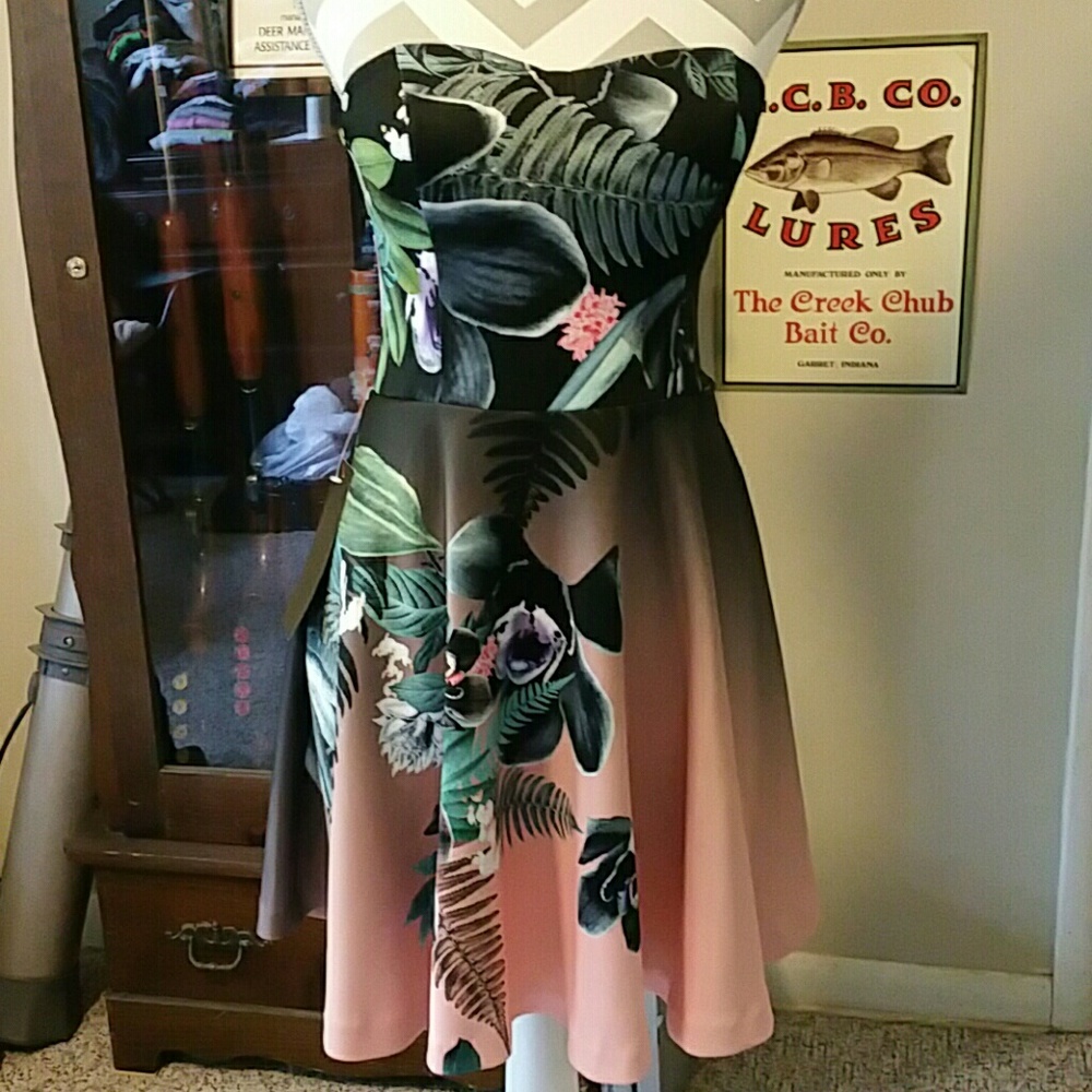 KRIS Bebe Dresses - Picture 2 of 6