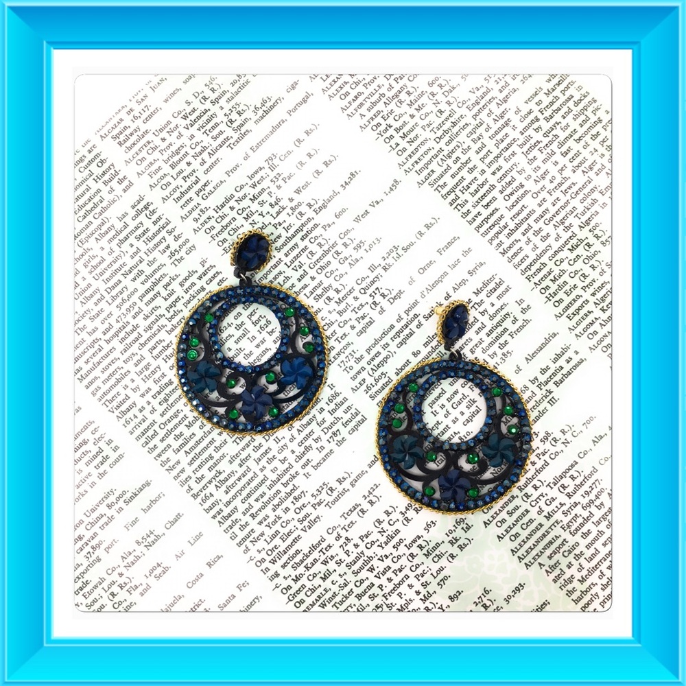 Gorgeous blue and green gem drop earrings NWOT