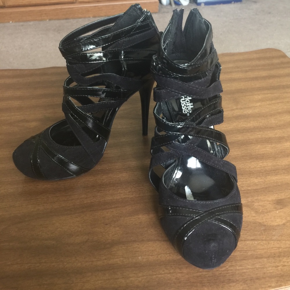CHARLOTTE RUSSE black patent/suede zip back size 6