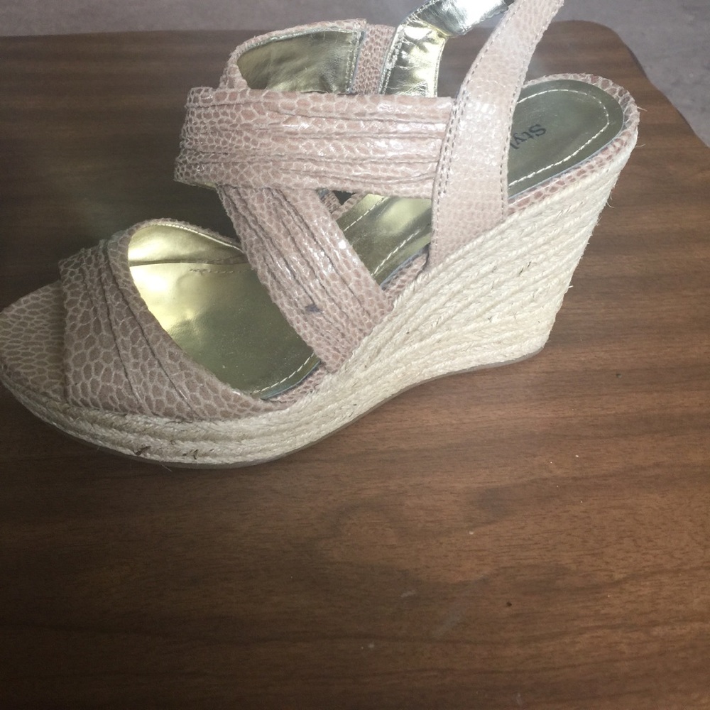 STYLE & CO Beige snake sling back wedges size 6