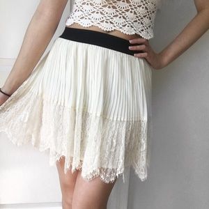 Forever 21 pleated lace skirt NEW XS