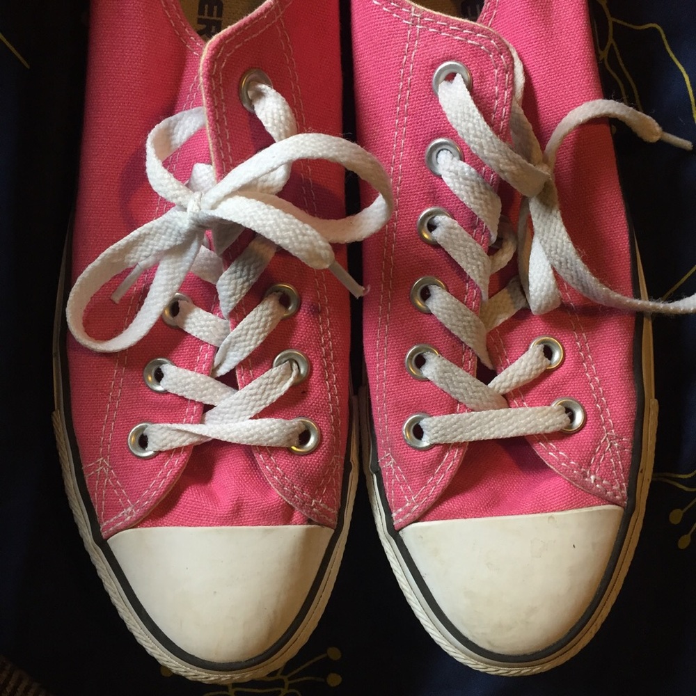Pink Converse - Picture 2 of 3