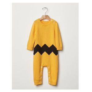Baby Gap x Charlie Brown Romper