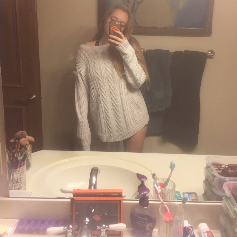 Comfy oversized UO sweater