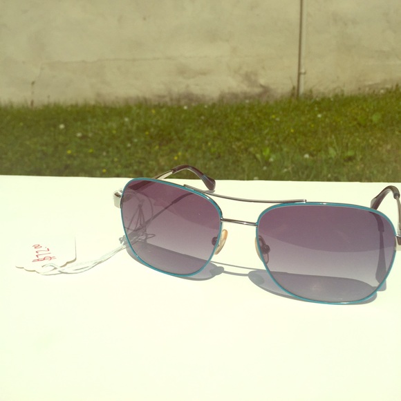 Lilly Pulitzer Accessories - Lilly Pulitzer Kinley Sunglasses 😎