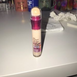 ❌SOLD❌ Maybelline instant age rewind concealer
