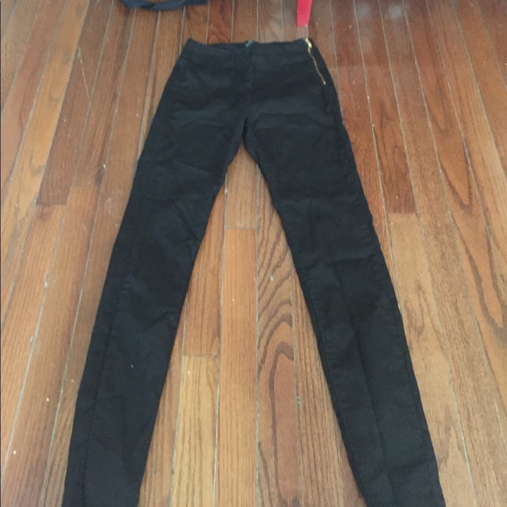 Black skinny pants
