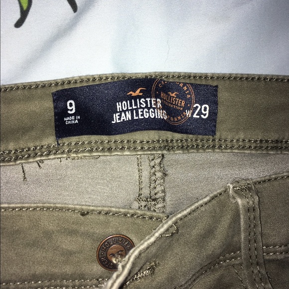 (SOLD) Hollister Jeggings - Picture 2 of 3