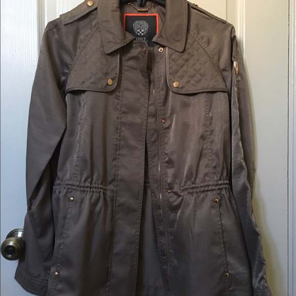 Brand new Vince Camuto anorak - Picture 8 of 8