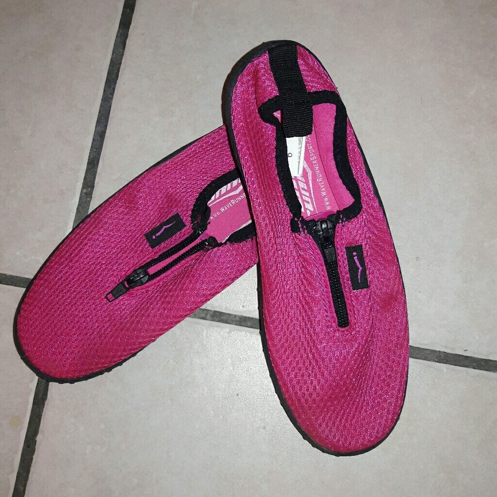 Water shoes