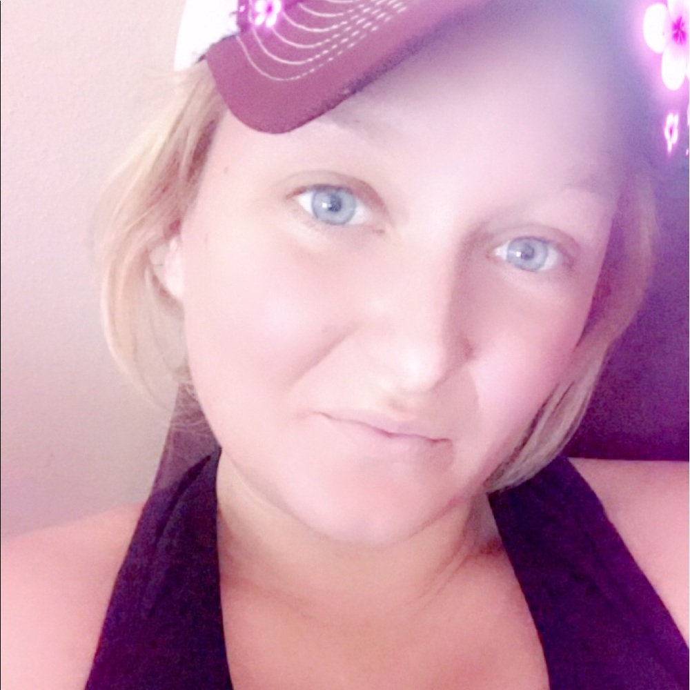 Meet your Posher, Camille