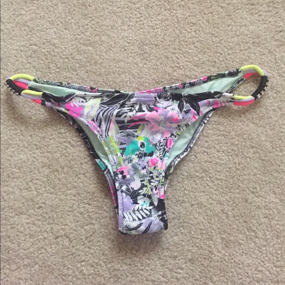 Victoria's Secret Other - Victoria's Secret Rouched Swim Bikini Bottoms