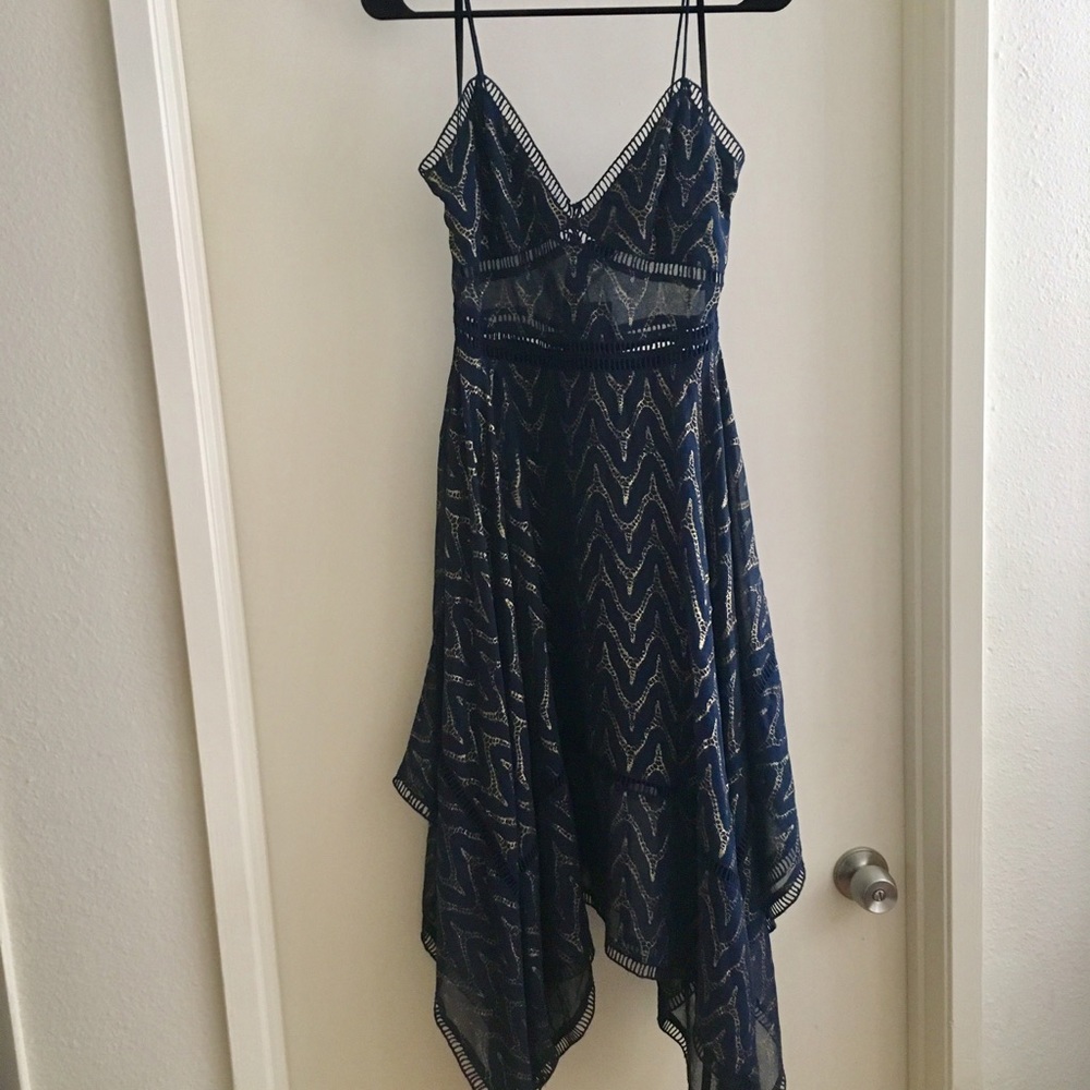 ⚡️FLASH SALE ⚡️NBD Navy and Gold Filigree Dress