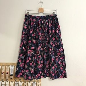Vintage high waisted skirt