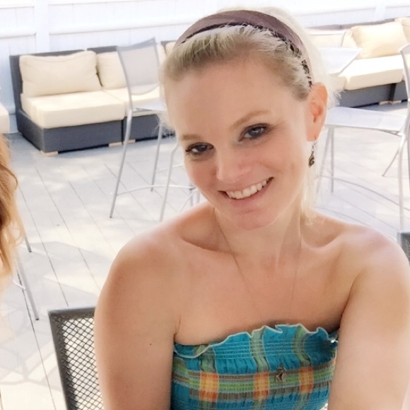 Meet your Posher, Jillian - Picture 1 of 1