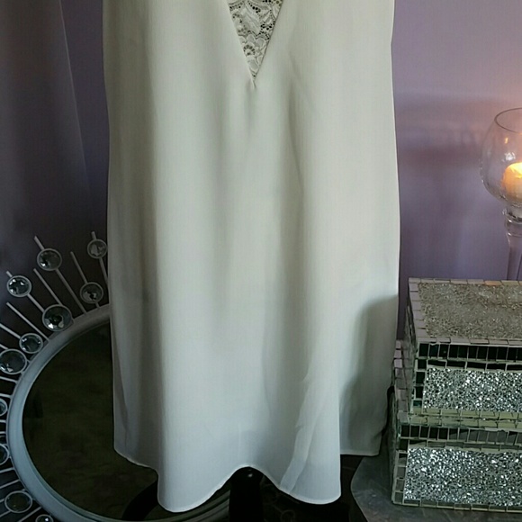 ▪️white dress with lace detail▪️ - Picture 4 of 7