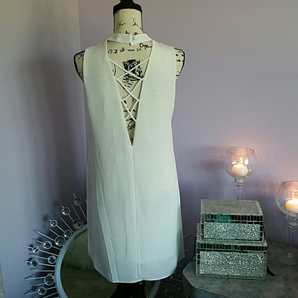 ▪️white dress with lace detail▪️ - Picture 6 of 7