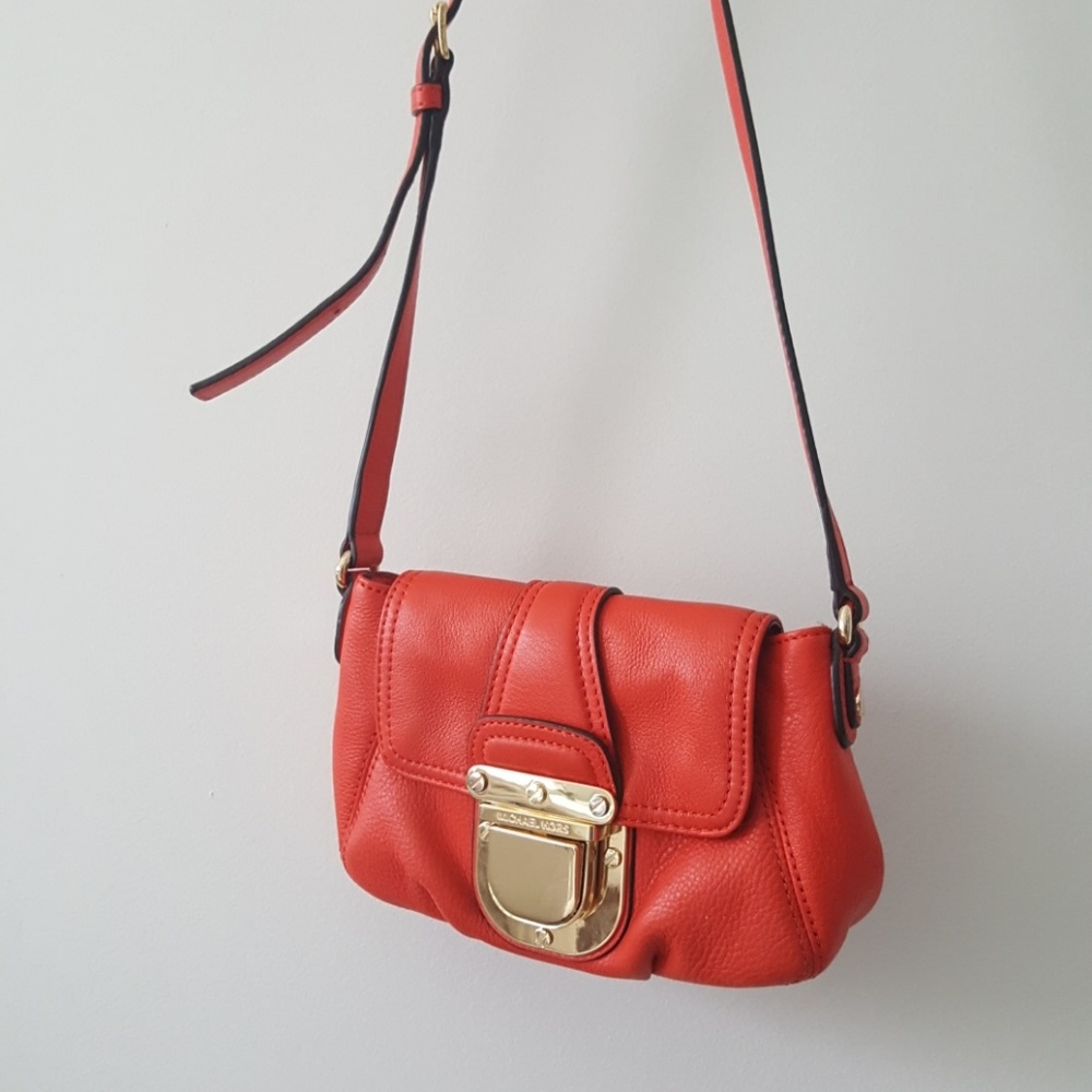 Michael kors leather purse