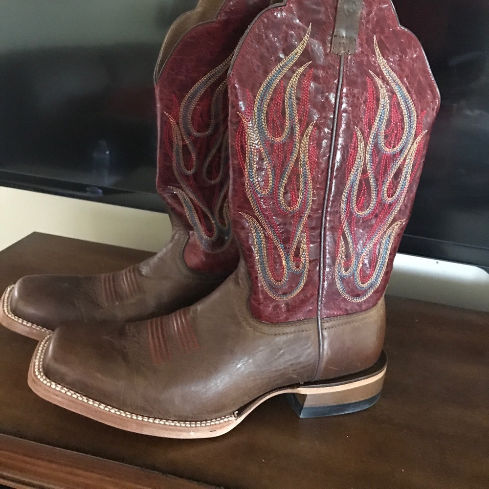Beautiful Ariat Cowboy Boots