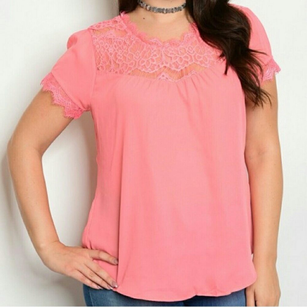 ▪️plus size top with lace detail▪️