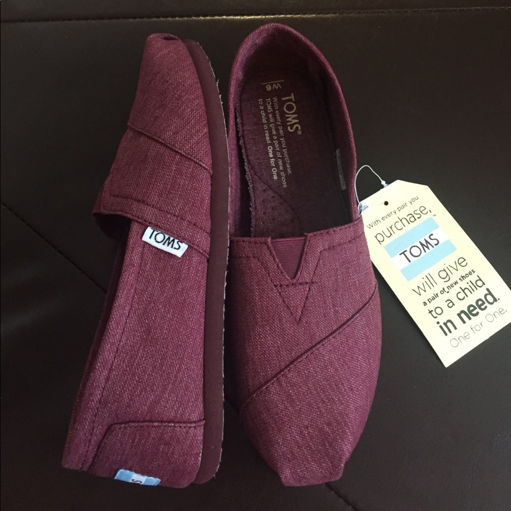 🆕Classic Burgundy TOMS