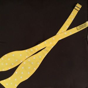 Self-tie bow tie