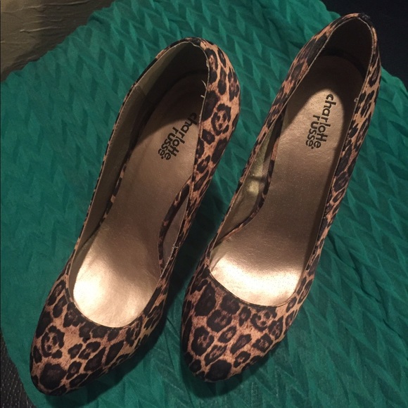 leopard print Charlotte Russe Pumps. - Picture 2 of 4