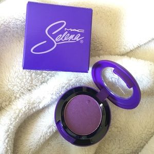 MAC X Selena eyeshadow