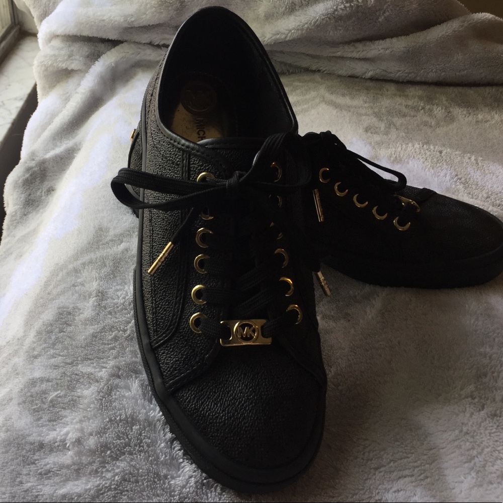 EUC Michael Kors tennis shoes. Size 7 1/2