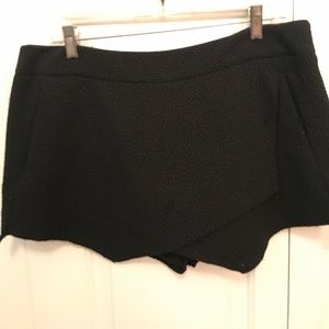 Textured mini skort