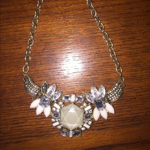 ADORBS STATEMENT NECKLACE!