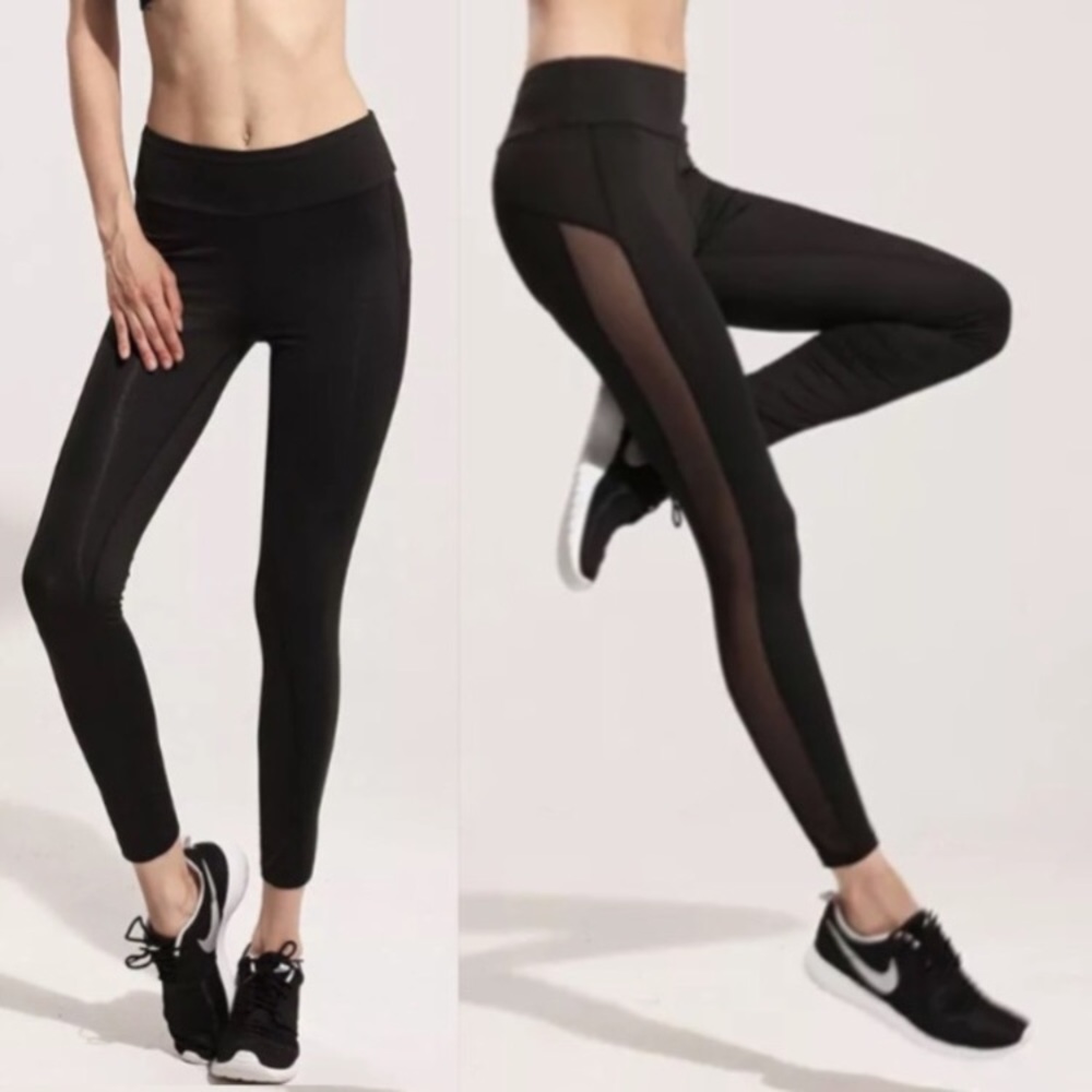 Black yoga high wasted leggings with mesh  on side