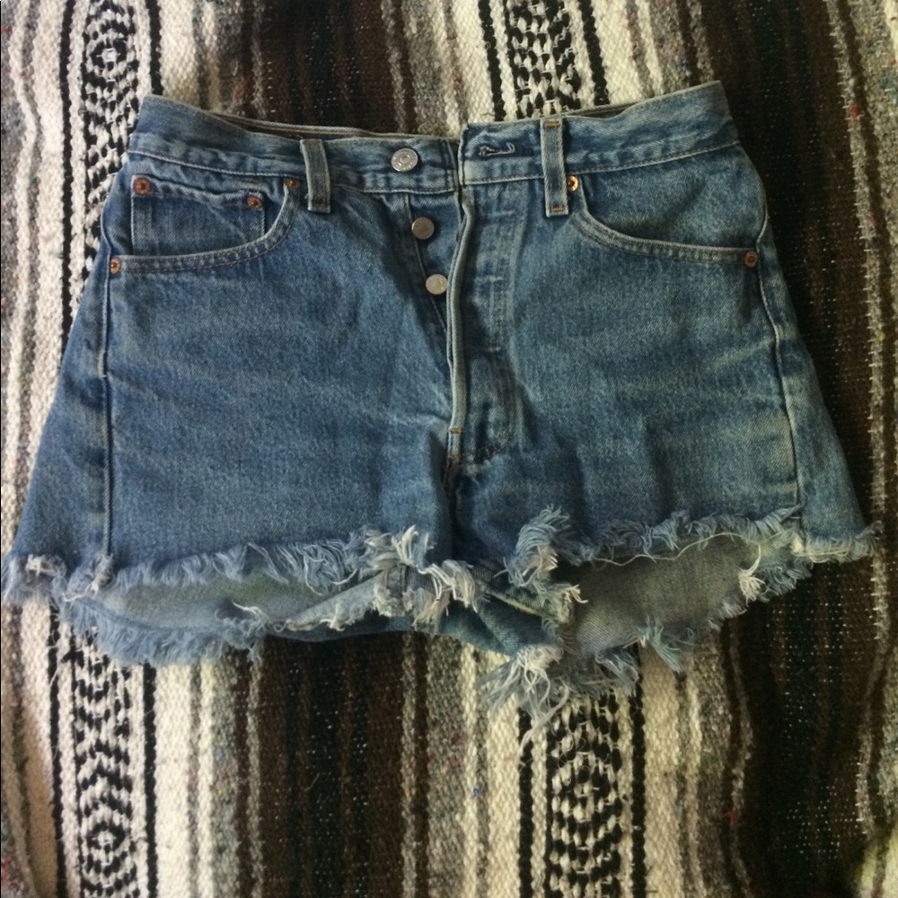 Levi Denim Shorts 🦋